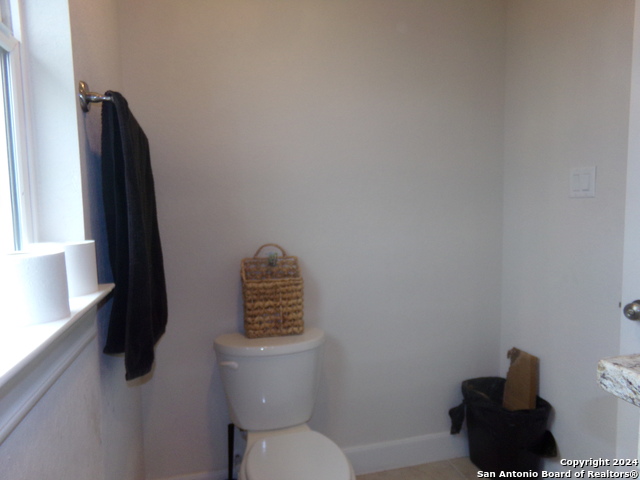 Image 26 of 40 For 15307 Comanche Grove