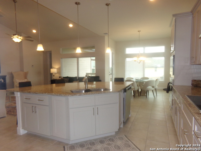 Image 3 of 40 For 15307 Comanche Grove