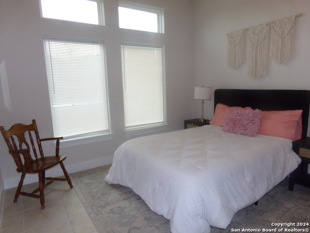 Image 33 of 40 For 15307 Comanche Grove