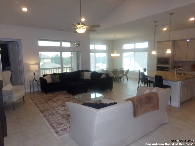 Image 5 of 40 For 15307 Comanche Grove