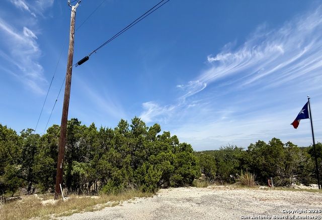 Listing photo id 10 for 640 Crossman
