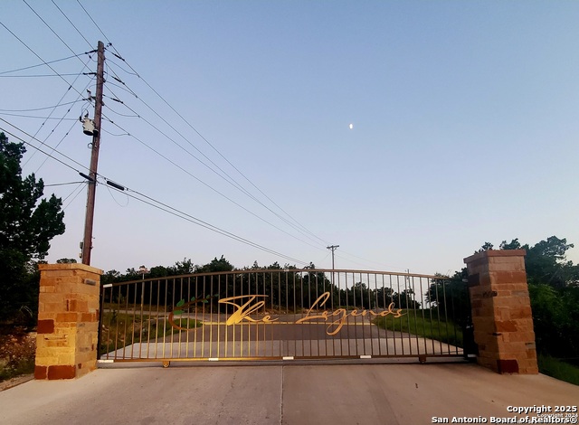 Listing photo id 13 for 640 Crossman