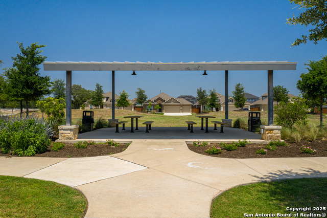 Listing photo id 15 for 9428 Mattock