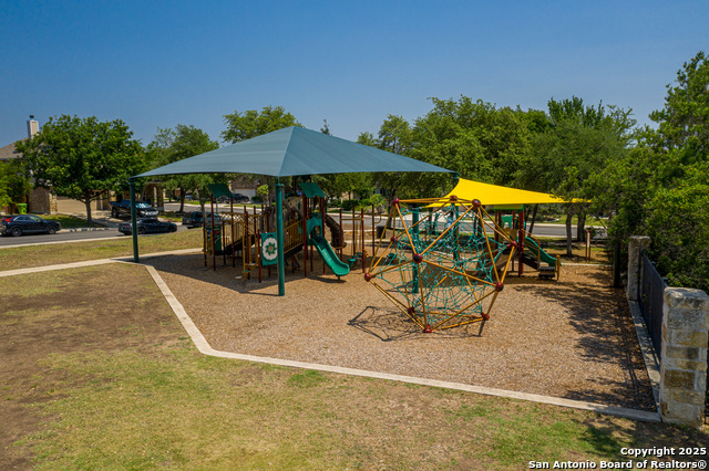 Listing photo id 17 for 9428 Mattock