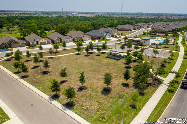 Listing photo id 18 for 9428 Mattock