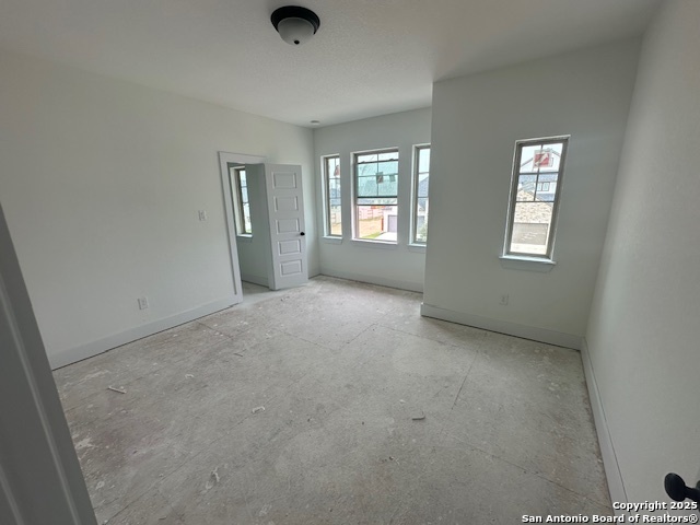 Listing photo id 5 for 9428 Mattock