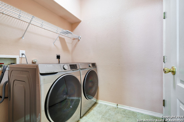 Image 11 of 27 For 8706 Redwood Bend