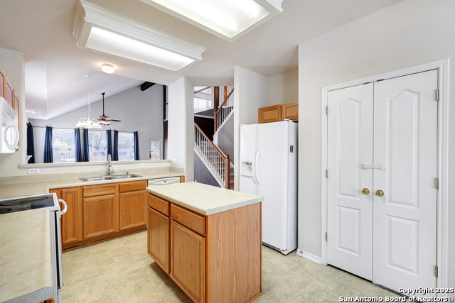 Image 9 of 27 For 8706 Redwood Bend