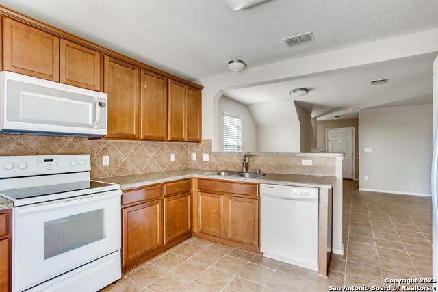 Image 12 of 27 For 25103 Remington Oaks