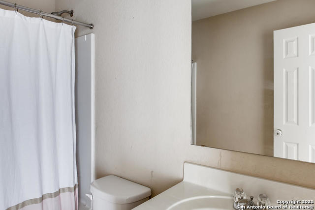 Image 17 of 27 For 25103 Remington Oaks