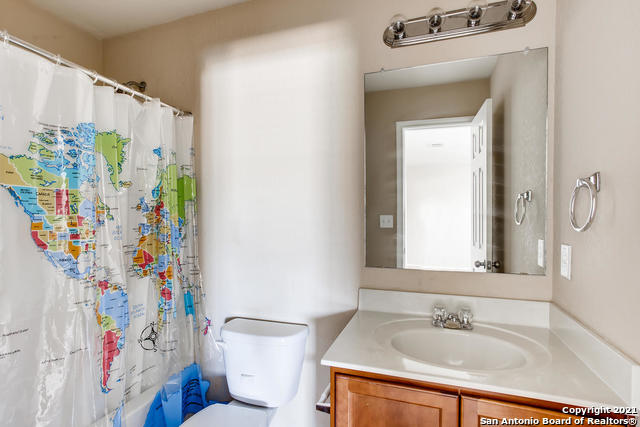 Image 19 of 27 For 25103 Remington Oaks