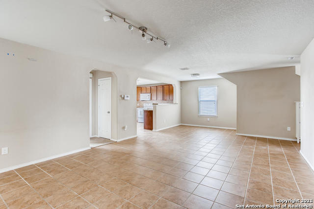 Image 8 of 27 For 25103 Remington Oaks