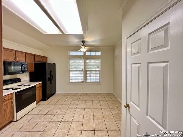 Image 16 of 41 For 4447 Amandas Cove