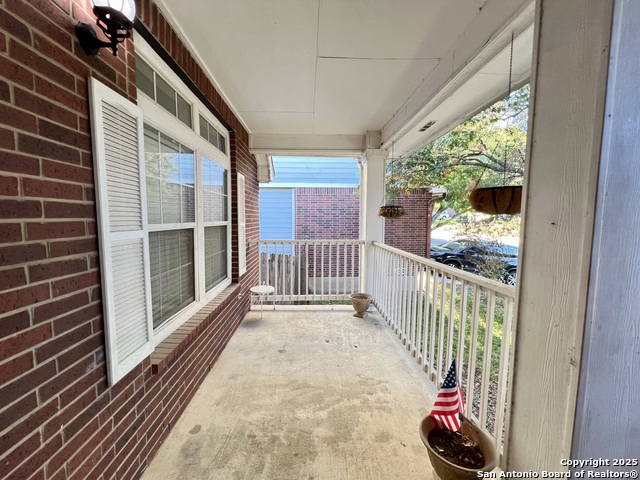 Image 5 of 41 For 4447 Amandas Cove