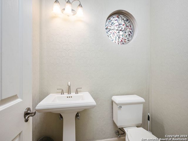 Image 19 of 37 For 2342 Fountain Way