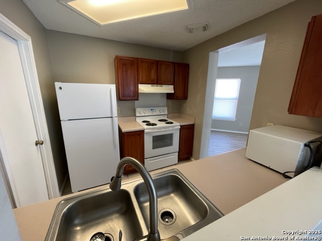 Image 10 of 23 For 13822 Villa Camino