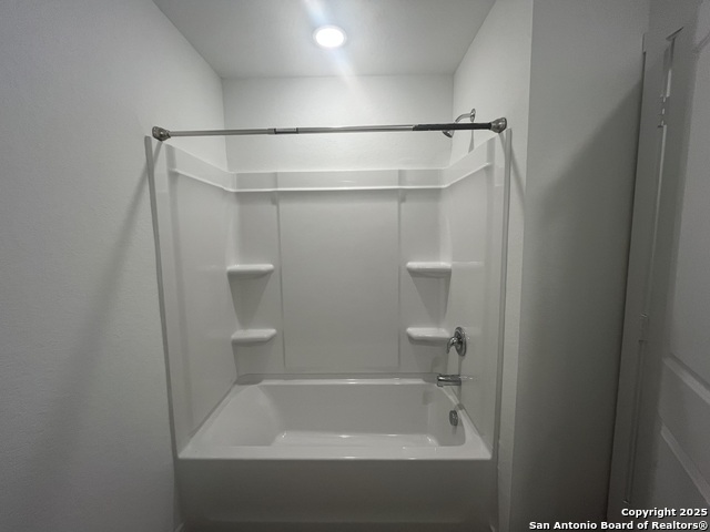 Image 3 of 6 For 1326 Neria Loop