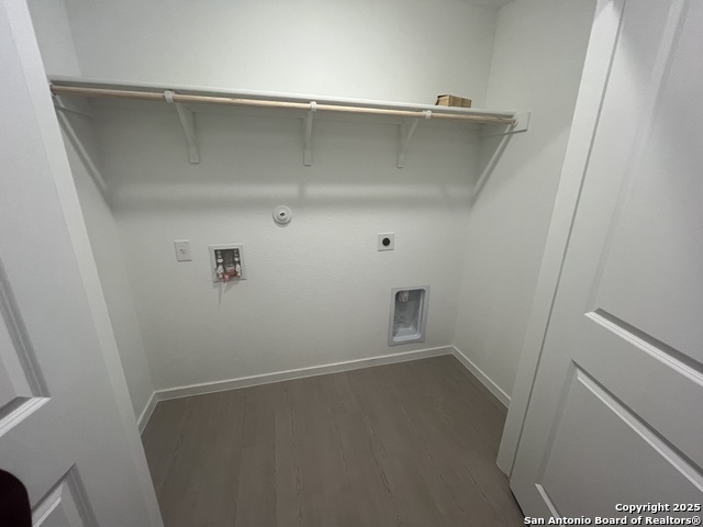 Image 6 of 6 For 1326 Neria Loop