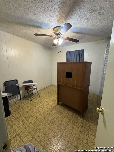 Image 15 of 23 For 2727 Coldstream St.