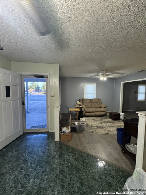 Image 3 of 23 For 2727 Coldstream St.
