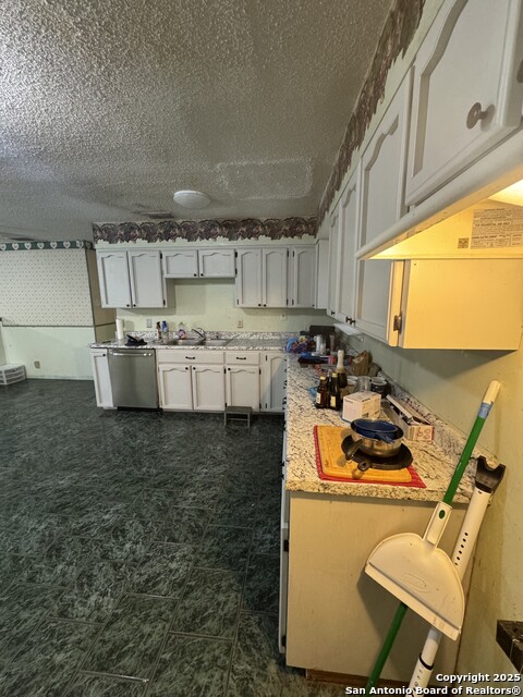 Image 5 of 23 For 2727 Coldstream St.