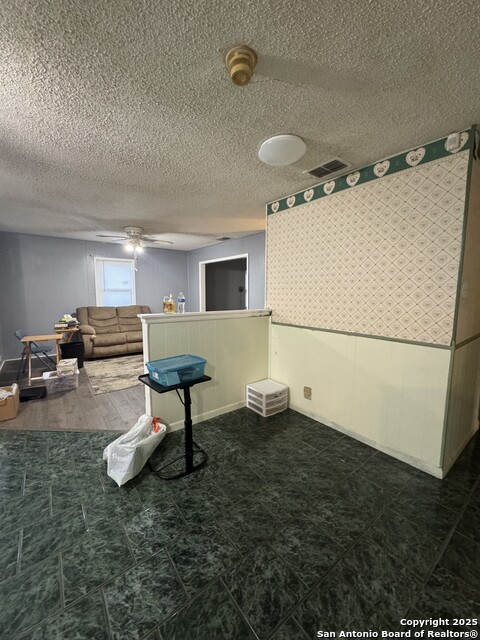 Image 6 of 23 For 2727 Coldstream St.