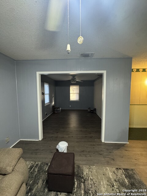 Image 8 of 23 For 2727 Coldstream St.