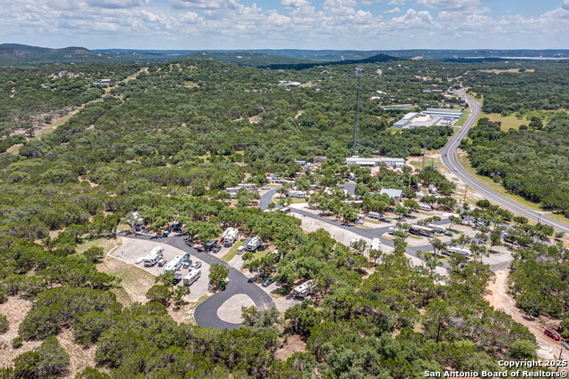 Listing photo id 1 for 17310 Fm 306