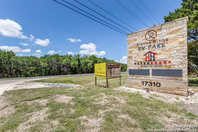 Listing photo id 42 for 17310 Fm 306