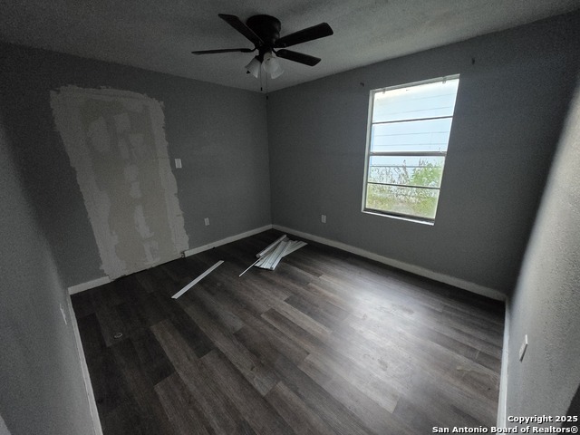 Image 10 of 13 For 5647 Middlefield Dr.