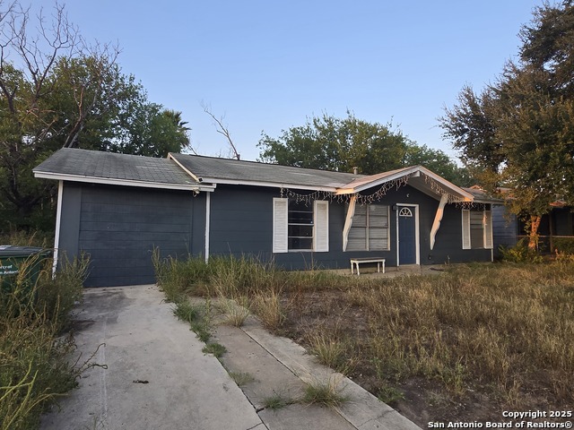 Image 3 of 13 For 5647 Middlefield Dr.