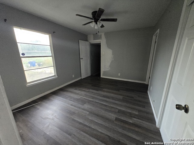Image 6 of 13 For 5647 Middlefield Dr.