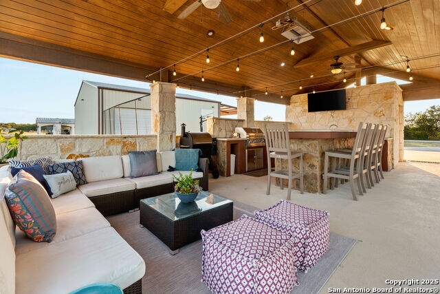 Listing photo id 12 for 311 Ski Plex