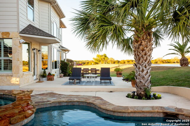 Listing photo id 19 for 311 Ski Plex