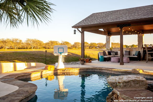 Listing photo id 43 for 311 Ski Plex