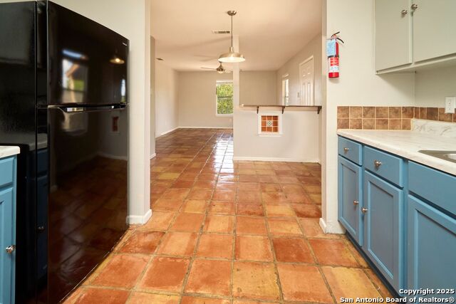 Image 11 of 21 For 418 Verne 3