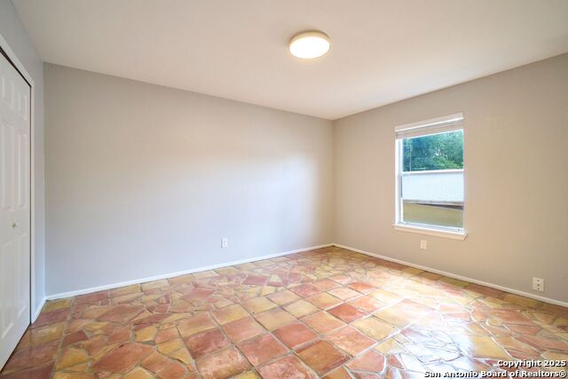 Image 15 of 21 For 418 Verne 3