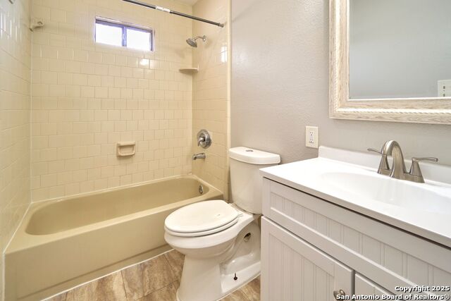 Image 18 of 21 For 418 Verne 3