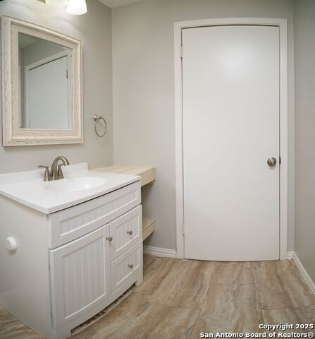 Image 21 of 21 For 418 Verne 3