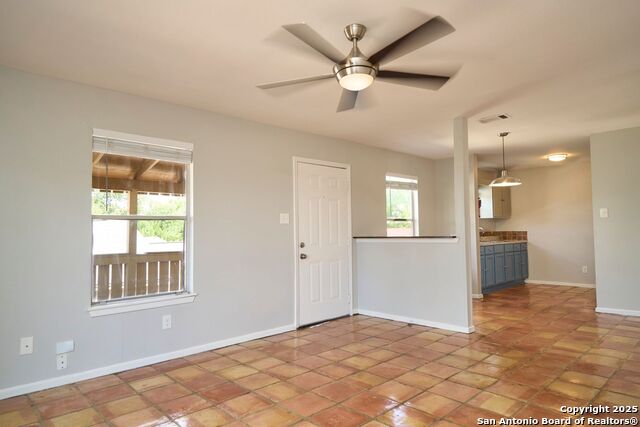 Image 5 of 21 For 418 Verne 3