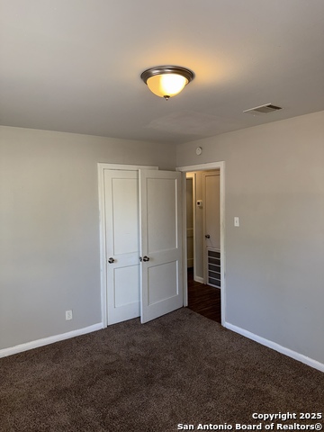 Listing photo id 8 for 209 Charcliff