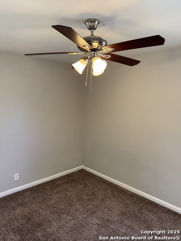 Listing photo id 9 for 209 Charcliff