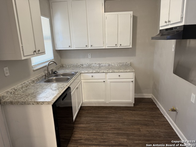 Listing photo id 3 for 209 Charcliff