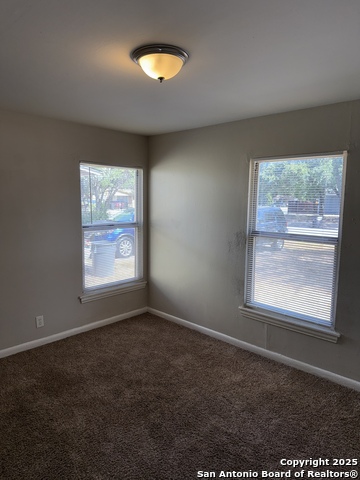 Listing photo id 7 for 209 Charcliff