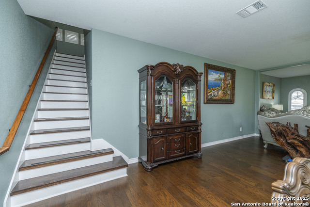 Image 13 of 49 For 23503 Woodlawn Rdg