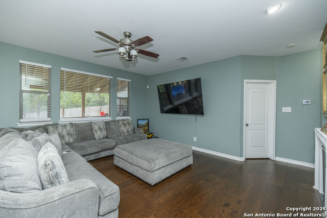 Image 15 of 49 For 23503 Woodlawn Rdg