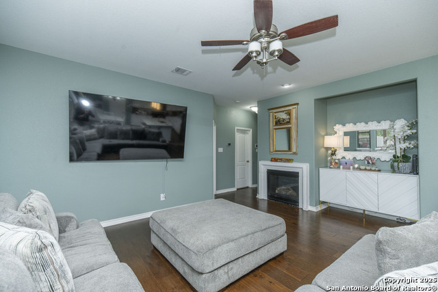 Image 16 of 49 For 23503 Woodlawn Rdg