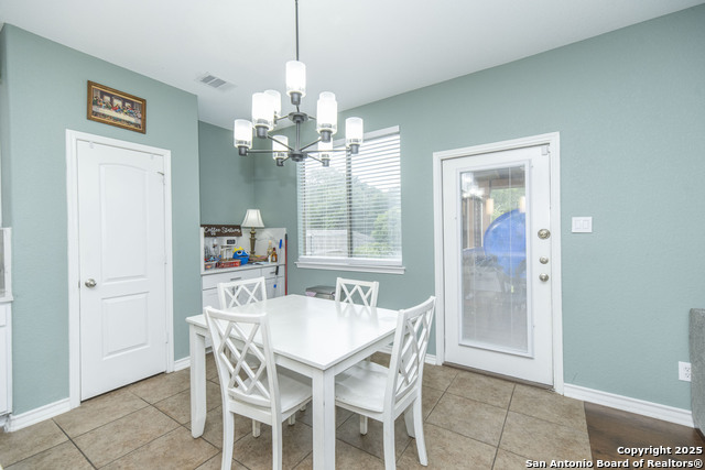 Image 18 of 49 For 23503 Woodlawn Rdg