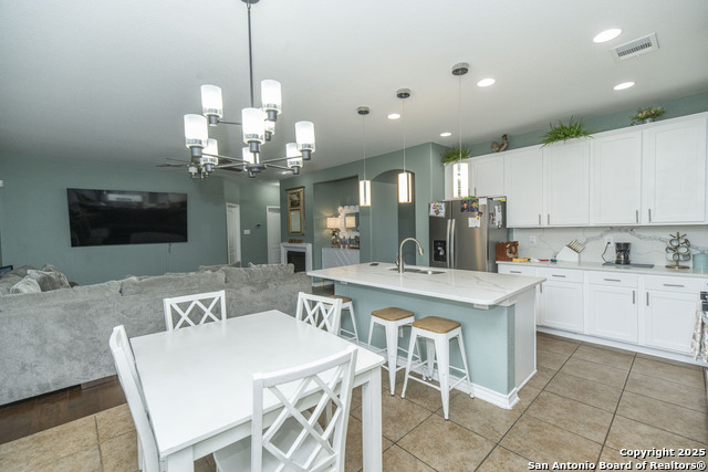 Image 20 of 49 For 23503 Woodlawn Rdg