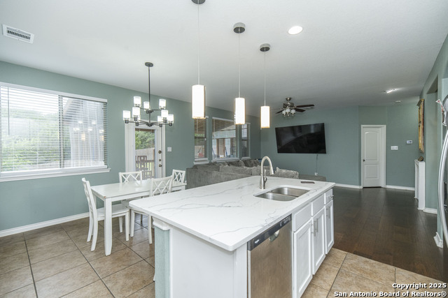 Image 21 of 49 For 23503 Woodlawn Rdg